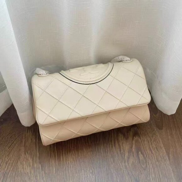 95% New TORY BURCH Fleming Shoulder Bag - Picture 1 of 8